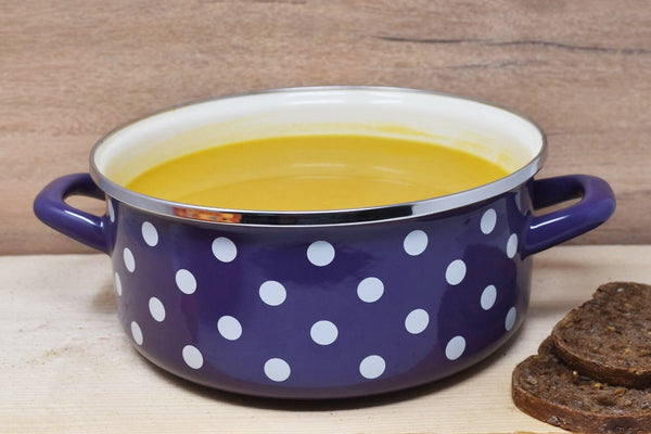 Vaisselle Emaillée purple enamel pot with white polka dots, 3.5L, 22cm. Ideal for soups and stews.
