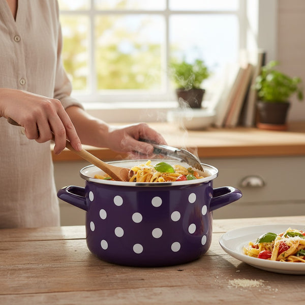 Vaisselle Emaillée purple enamel pot with white polka dots, 2L capacity, 16cm diameter, white interior, silver rim.